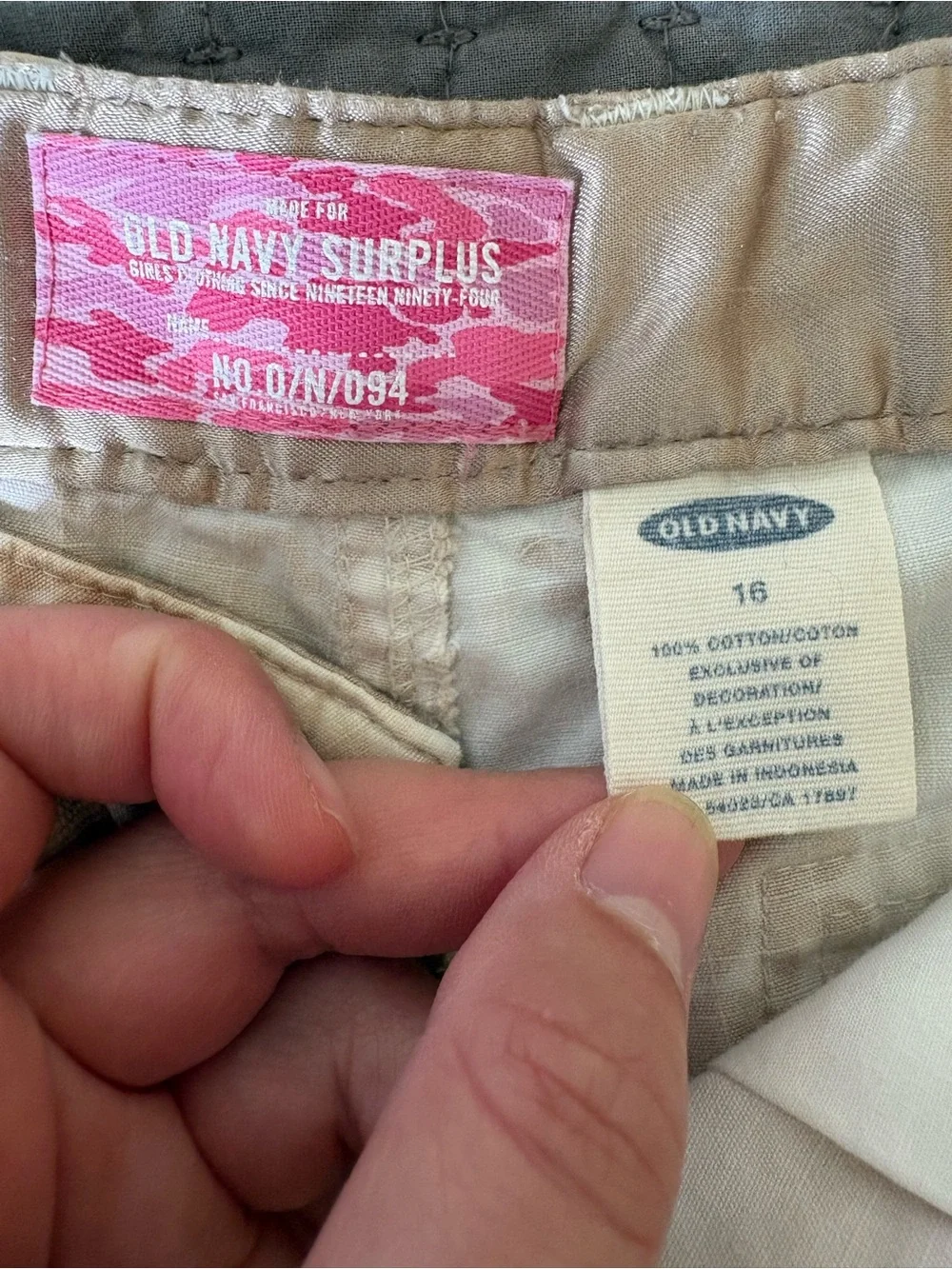Y2K Old Navy Beige Floral Cargo Capri Pants